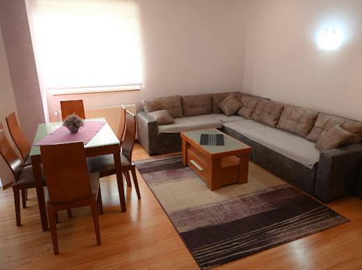 Mb Apartments Jagodina Eksteriør billede