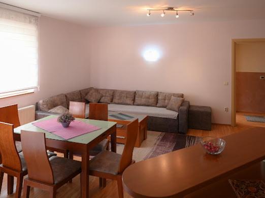 Mb Apartments Jagodina Eksteriør billede